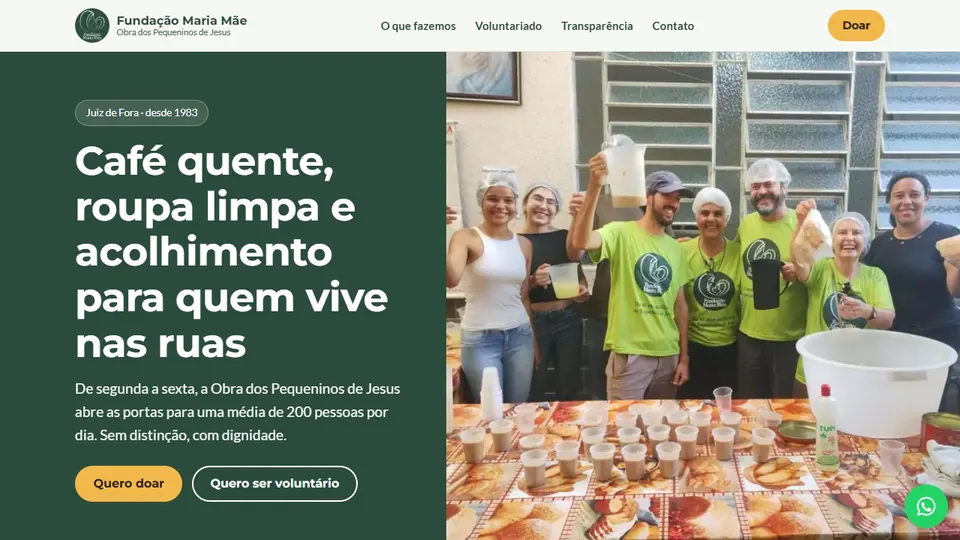 Página inicial do site da Fundação Maria Mãe, com voluntários servindo café e os botões Quero doar e Quero ser voluntário.